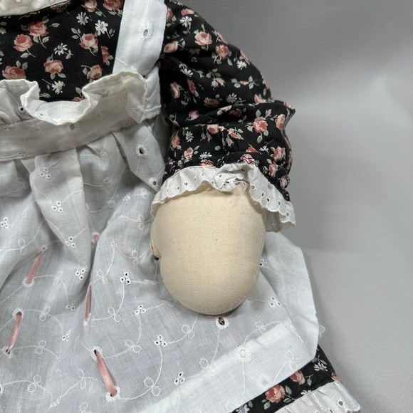 Large Raggedy Anne Doll 33" - Picture 4 of 9